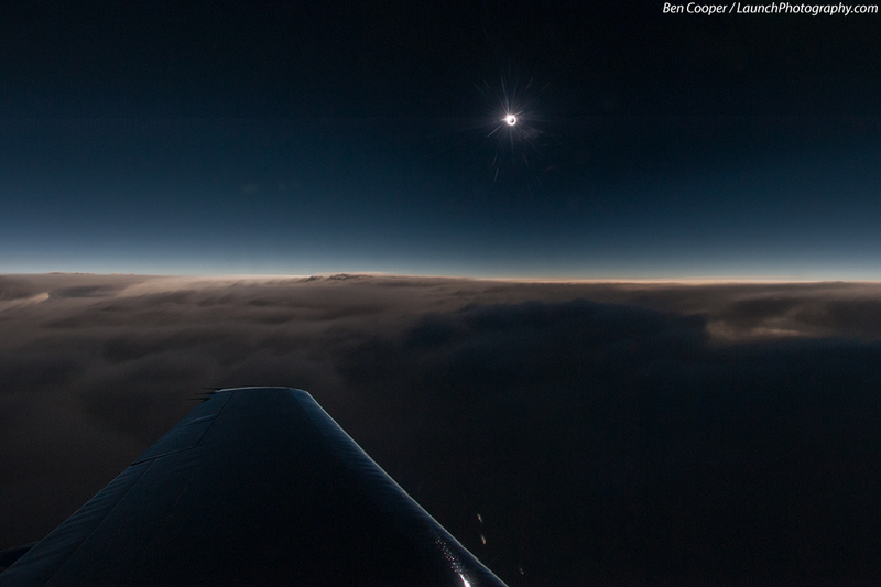 Illustration for article titled Astounding Footage of Yesterday's Rare Hybrid Solar Eclipse
